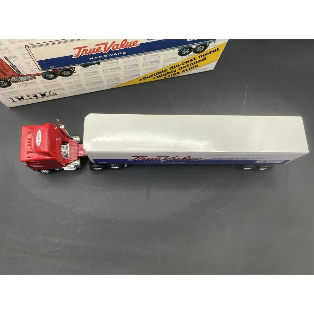 Vintage ERTL True Value Hardware Stores Cab over with trailer - 1991 Read !!!
